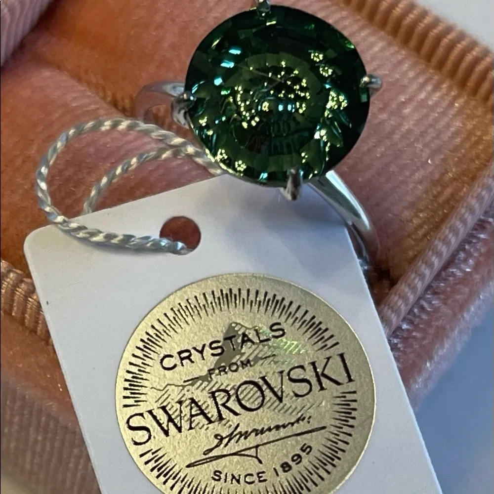 Swarovski Crystal Ring - Picture 2 of 7